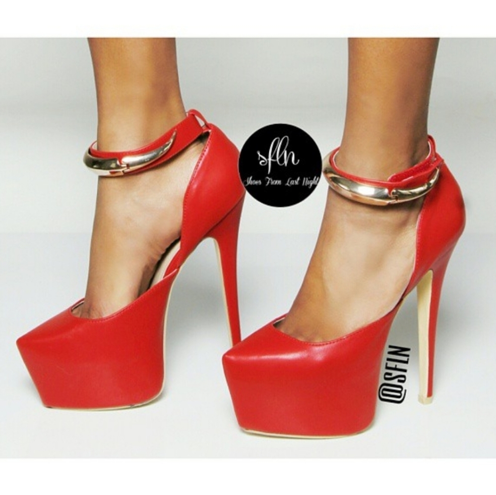 Elle Platform Pumps